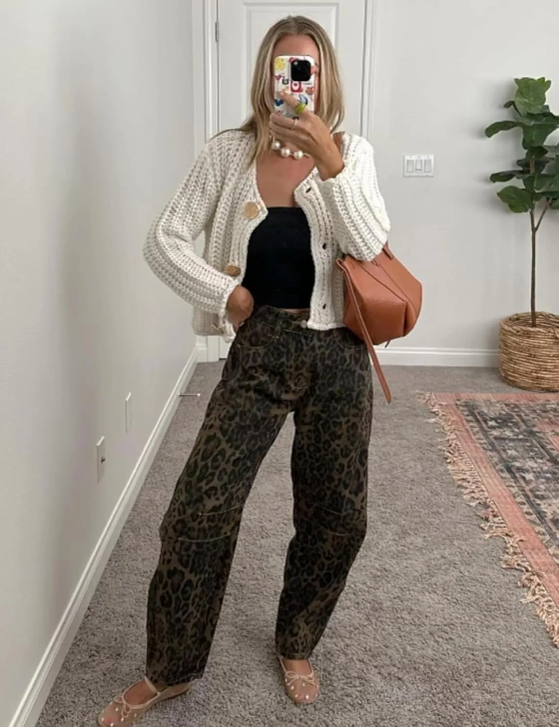 Women Button Down Sweaters Crochet Chunky Knit Long Sleeves Cropped Cardigan Open Front Outwear with Pockets